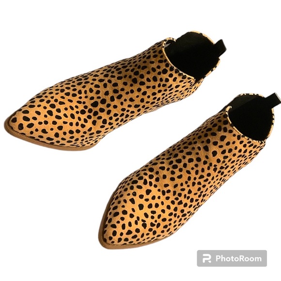Lulu's Marca Tan and Black Cheetah Print Ankle Booties pointed toe size 6.5 - Picture 3 of 9